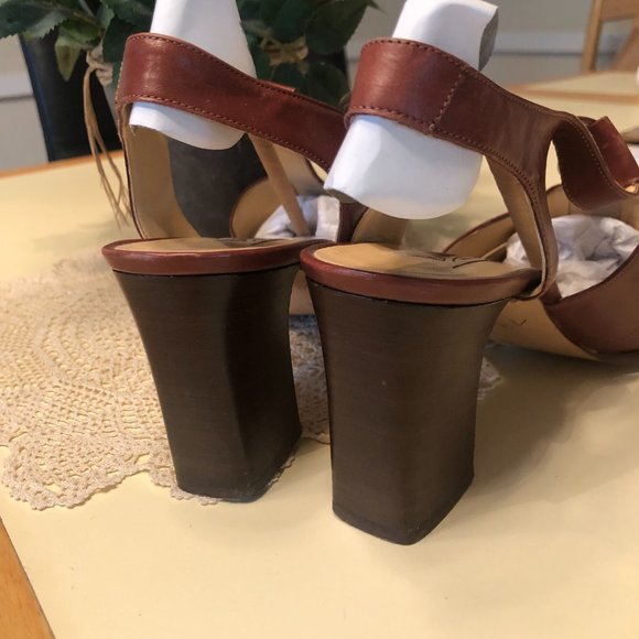 Bandolino Italian Leather - Picture 3 of 3